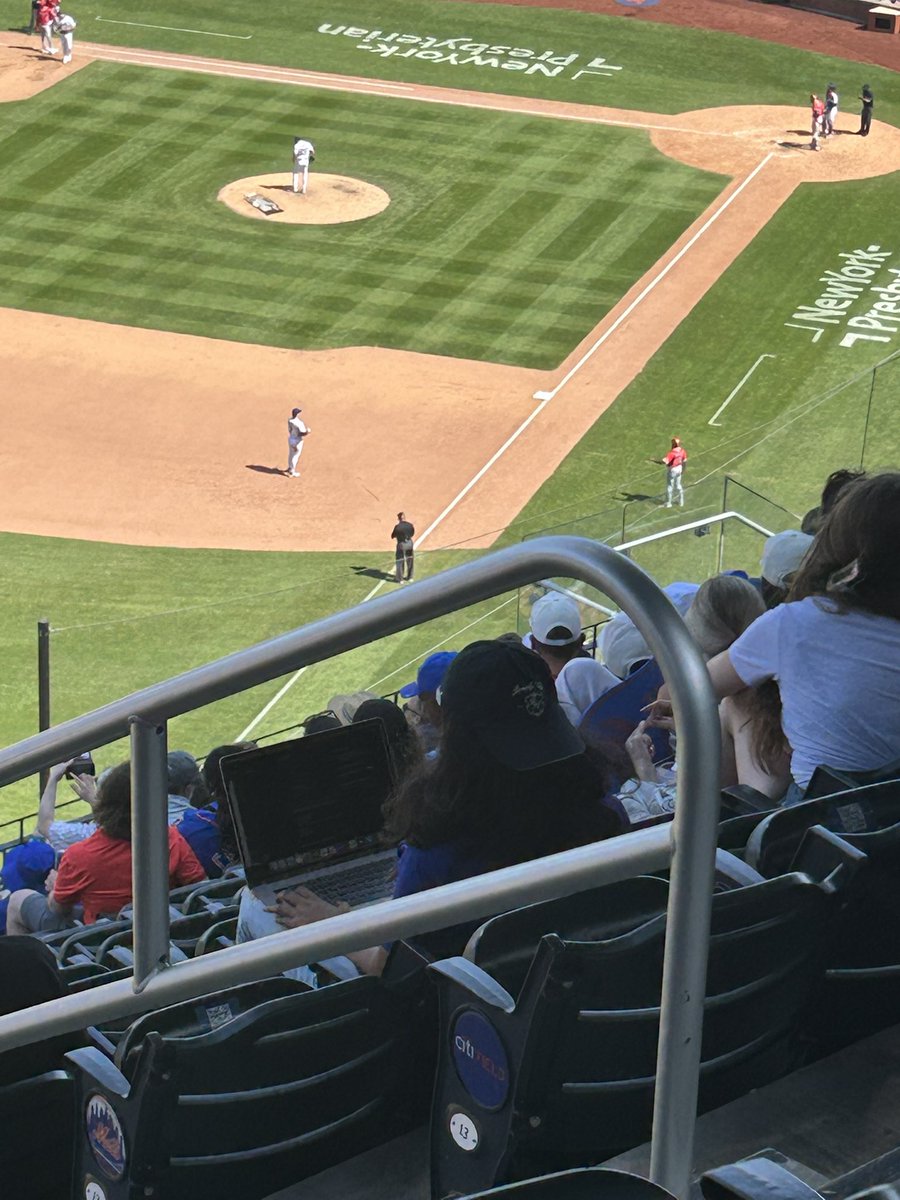 JBacch's tweet photo. Do people even go to the ballpark to watch the game anymore? 42,000 here at Citi Field today but I think like 3 people know what’s going on. 

This guy has his laptop loll lord help me😅🤦‍♂️ https://t.co/Za3geDCOHn