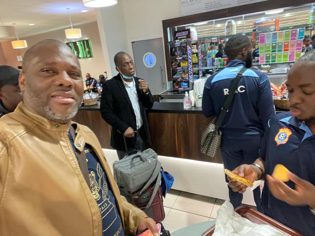 ReaganKaputa's tweet photo. Jean Marie Mbuyi KALONJI @Jeanmariekalo13, avec les léopards 🐆 🇨🇩 - L’histoire retiendra l’apport significatif mais discret de l’homme dans le secteur aussi complexe. https://t.co/716t3eTxge
