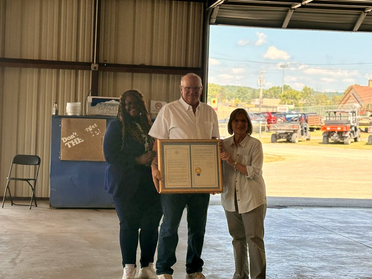 SenatorLeaWebb's tweet image. The Broome County Fair has enriched Whitney Point for 150 years. I was proud to join Assemblymember Donna Lupardo in presenting a joint resolution honoring this milestone. Thank you to the Broome County Agricultural Society and all who make the fair possible each year.