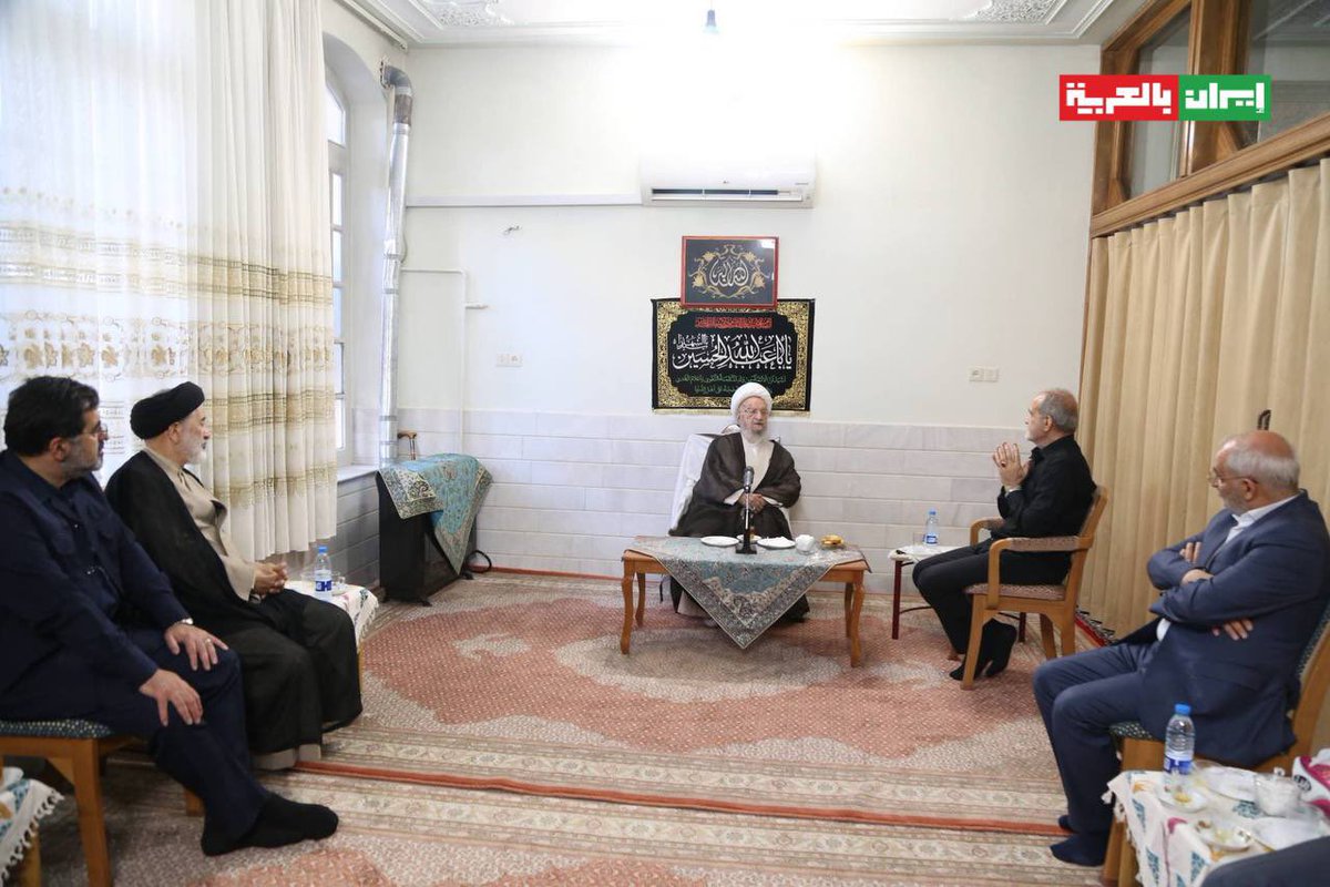 iraninarabic_ir's tweet image. 📷 لقاء بين الرئیس الایراني وآية الله مكارم الشيرازي
أكّد المرجع الديني آية الله ناصر مكارم شيرازي، خلال اللقاء مع الرئيس الايراني أن أمريكا والكيان الصهيوني كانوا يظنون أن الهجوم على إيران سيؤدي إلى الفوضى، لكن العكس حدث، حيث تعززت وحدة الشعب بفضل الله.
وأشار المرجع الديني إلى…