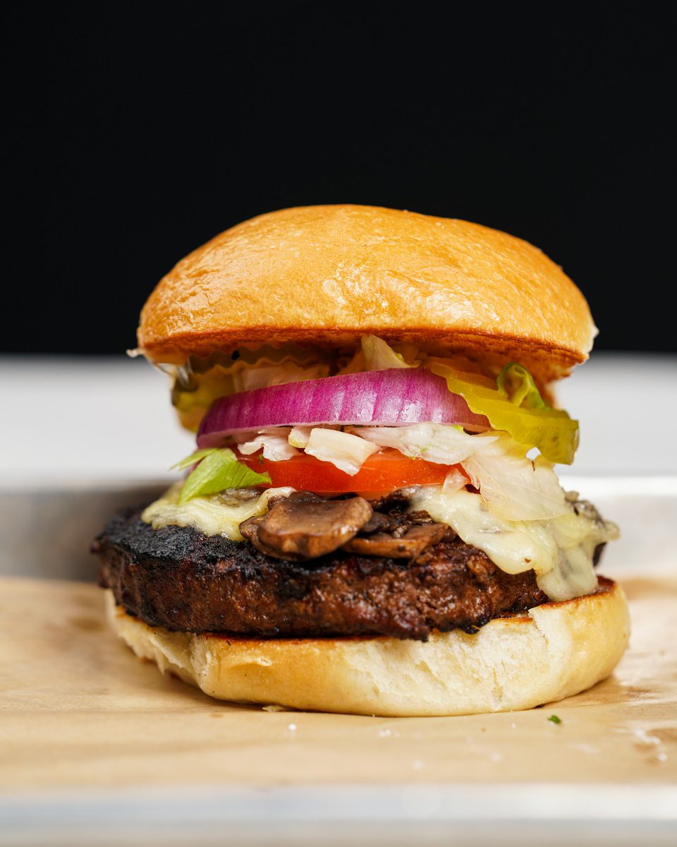 Lunch breaks are a lot easier with the Mushroom and Swiss burger! The perfect mid-day bite to get you through the rest of the day! 

View our menu: bit.ly/4lqjEm9
#TJRibs #Lunch #BatonRougeLunch #MushroomSwissBurger