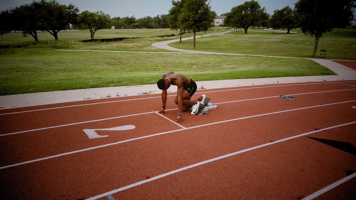 trackallaccess's tweet image. After a hiatus for U.S. Air Force service, Amere Lattin gets in a workout on just his 60th day back training.
The Workout:
2x200m hurdles (1 min rest)
15 min recovery
2x200m hurdles (1 min rest)