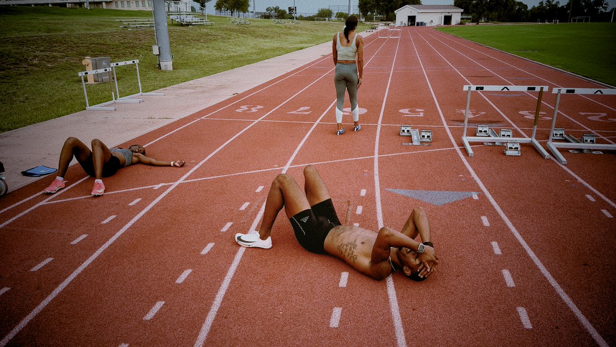 trackallaccess's tweet image. After a hiatus for U.S. Air Force service, Amere Lattin gets in a workout on just his 60th day back training.
The Workout:
2x200m hurdles (1 min rest)
15 min recovery
2x200m hurdles (1 min rest)