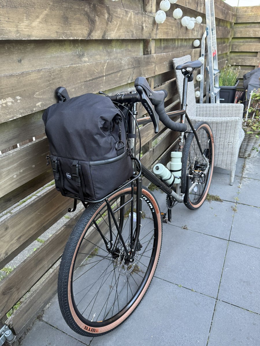 Idioot veel spullen in m’n Pelago Rackbag stoppen. Voor de wetenschap.