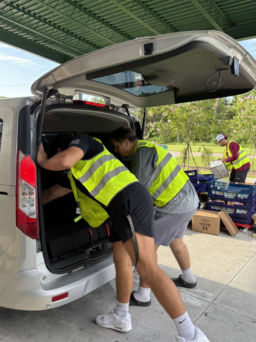 Landon Collins (@landon_dhs) on Twitter photo Blessed to have been able to help out at the plant city food bank this morning. It feels great to be available and help the community. <a href="/DOORANTFOOTBALL/">Durant Football</a> <a href="/ClayboCoach/">Claybo Varnum</a> <a href="/FOCUS_PlantCity/">Focus Magazine</a> Blessed to have been able to help out at the plant city food bank this morning. It feels great to be available and help the community. <a href="/DOORANTFOOTBALL/">Durant Football</a> <a href="/ClayboCoach/">Claybo Varnum</a> <a href="/FOCUS_PlantCity/">Focus Magazine</a>
