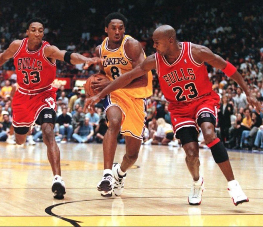 8_24Mamba4Ever's tweet image. Scottie Pippen and Michael Jordan trying together to defend Kobe Bryant 🐍🥶