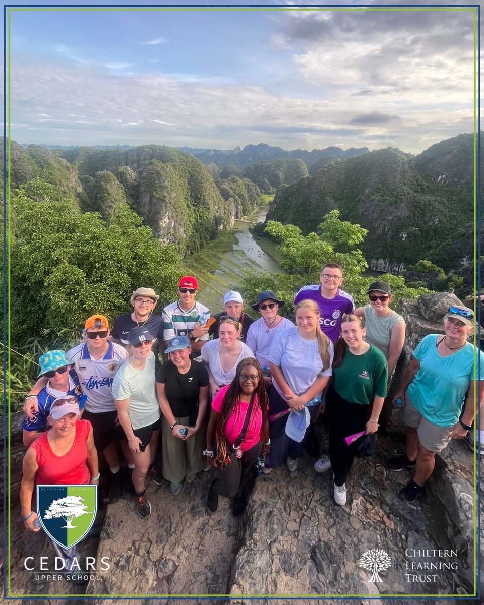 Cedars_Upper's tweet image. Best adventures can come from unexpected changes! Due to weather, we detoured to stunning Ninh Binh. We rowed along a peaceful river between towering mountains, cycled through rice paddies with breathtaking views, al&amp;amp; climbed 500 steps to a mountaintop pagoda. Unforgettable!