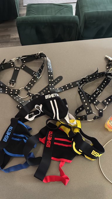 Watch your fave kuya 🇵🇭's leaked NSFW photo on TwXstars