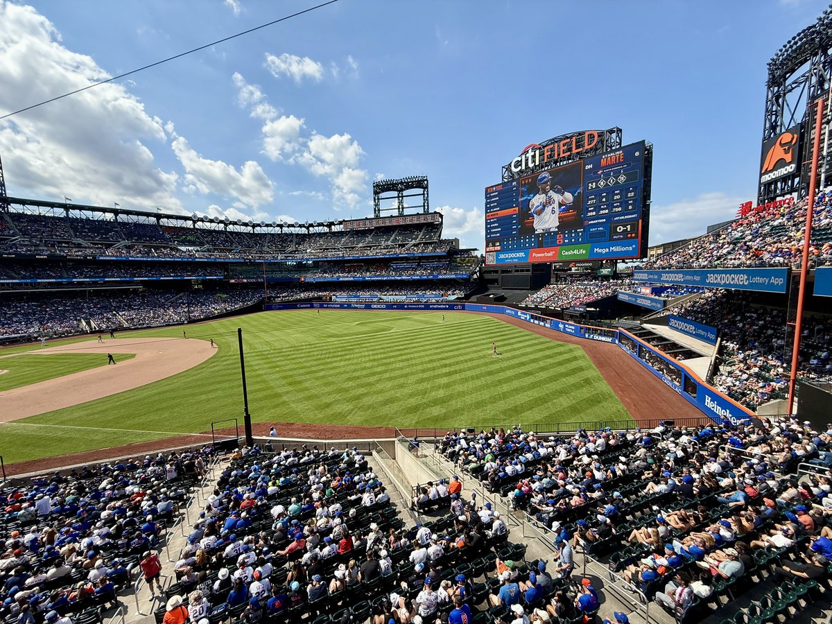 fercarpenyc's tweet photo. Summer afternoon friends and #baseball ⚾️ Lots of fun with @losmets #queens #hitn https://t.co/AJSsrDIpuZ
