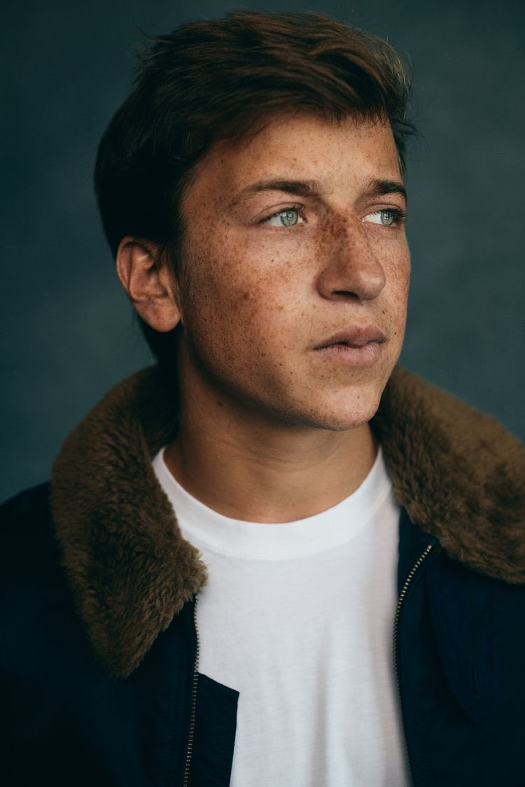 mundoCineES's tweet image. Skyler Gisondo está en conversaciones para protagonizar junto a Ariana Grande “Meet the Parents 4”.
(Fuente: theinsneider.com/p/skyler-gison…)