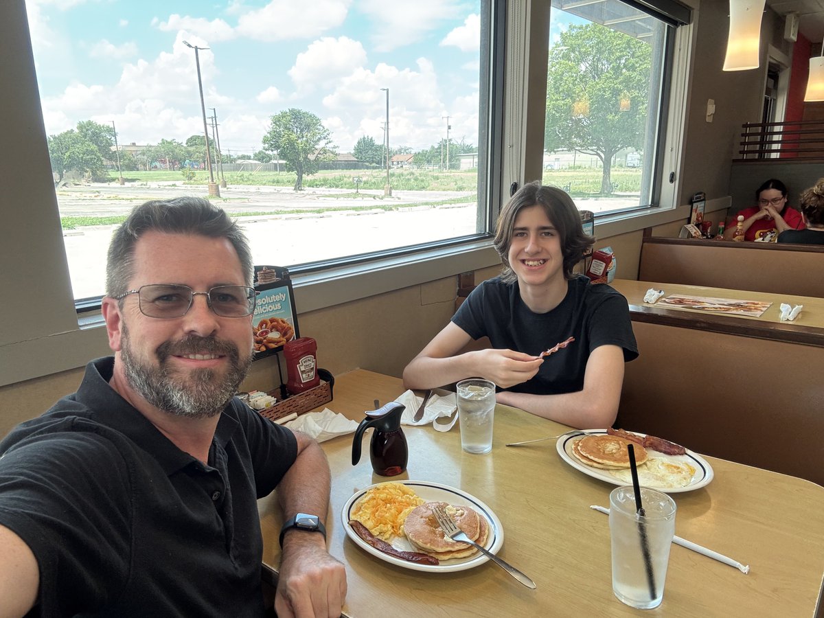 mrtimer2022's tweet image. Big shoutout and thank you to Nicky at the amazing @DiscountTire in Amarillo TX for helping to keep me on the road to @theXtakeover! We had a tire issue that they resolved faster than we could eat lunch next door at yummy @IHOP! Breakfast for lunch is the best! Thank you!