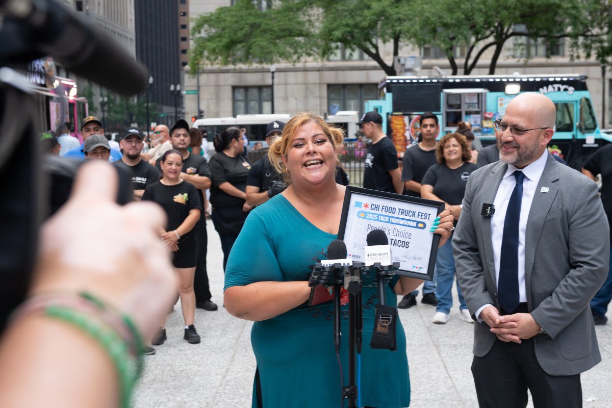 ChicagoBACP's tweet image. With over 400 votes tallied, the 2025 #ChiFoodTruckFest Taco Throwdown People&apos;s Choice Award winner is.... Naty&apos;s Tacos🥇

Congrats &amp;amp; thank you to all 11 trucks for supplying delicious tacos, and to everyone who purchased tacos and supported Chicago&apos;s small business community!