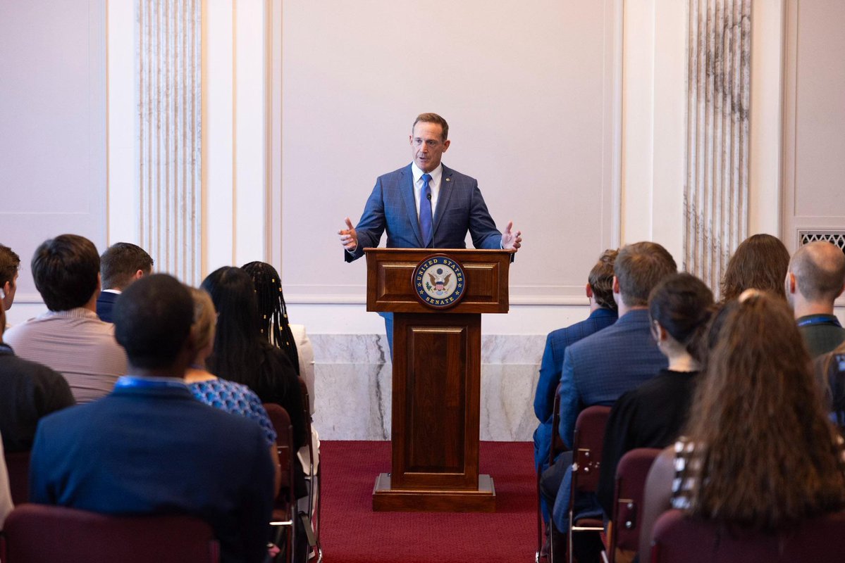 SenTedBuddNC's tweet image. Enjoyed speaking and praying with 50 young adults from across the country.
Thank you, @PrayVoteEngage, for providing this next generation of leaders with the tools they need to be public servants who live their faith.