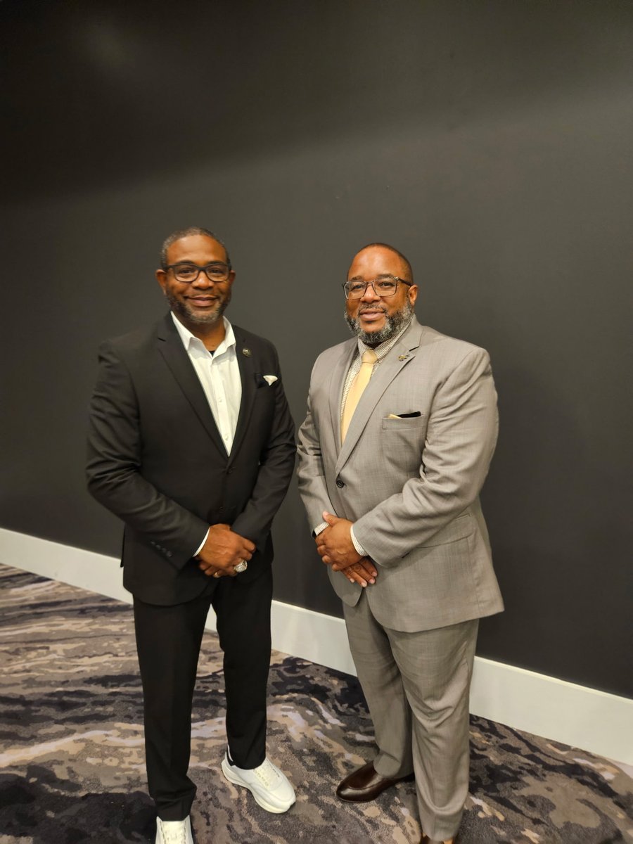 BamaStateSports's tweet image. ASU DMV Alumni Brunch & Scholarship Fundraiser!
ASU's Cyrus Russ, Deputy Director, led the day off by giving a state of Bama State Athletics.
Coach Ritchie Beene brought an awesome word as the keynote speaker for the event.