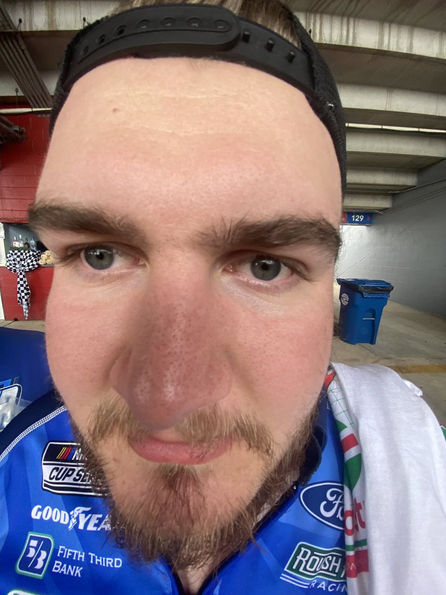 jasondotjpeg's tweet image. thousand yard stare