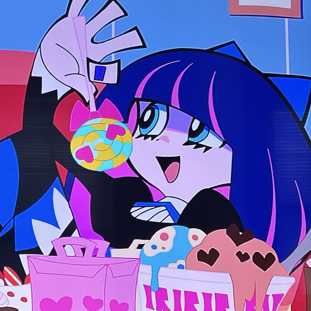 can someone, ANYONE please make a gif of stocking taking pictures of herself with sweets from today’s episode and put it on tenor o-o