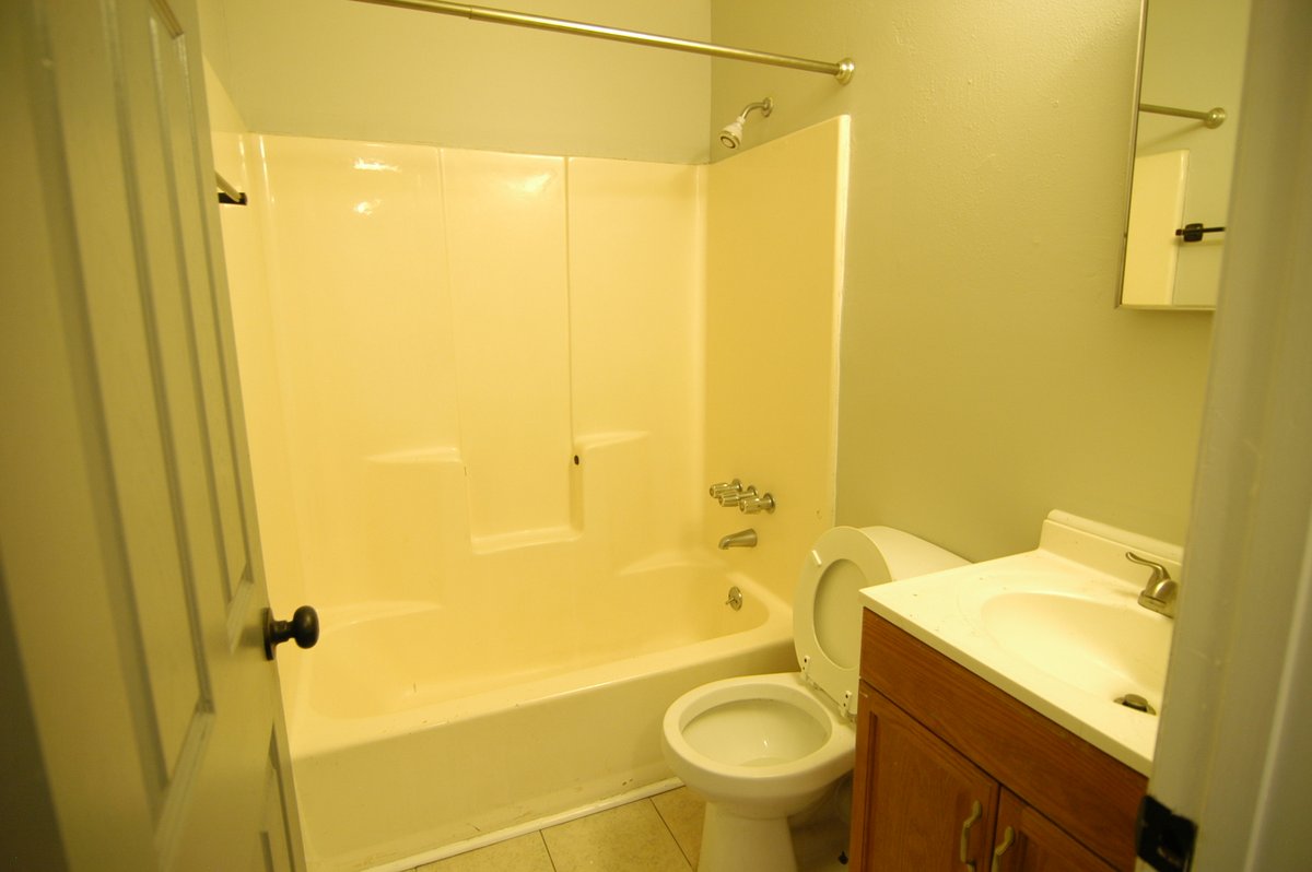 We have a nice duplex available for rent in Nashville!

2339 Cooper Terrace
2B/1BA
800sqft
Pet Friendly

Schedule a tour and apply today at renewtn.com/rentals!

#Nashville #Tennessee #RealEstate #PropertyManagement #ForRent #Summer #Rentals