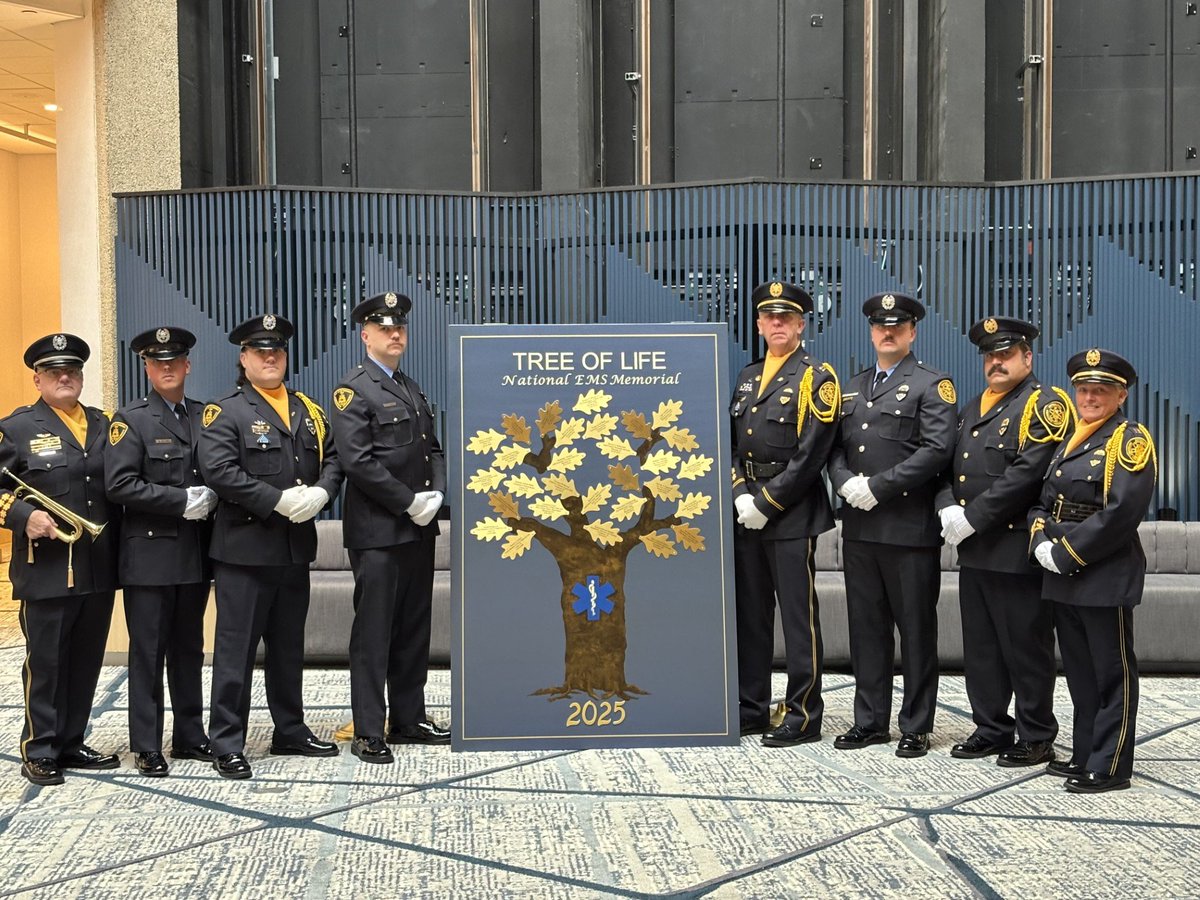 PghEMS's tweet image. This past weekend, the Pittsburgh EMS Honor Guard and Pipes & Drums traveled to Arlington, Virginia to attend the National EMS Memorial Service.
Pittsburgh EMS has had a continuous and prominent presence at the National EMS Memorial Service for over 30 years.