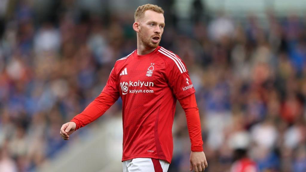 Nottingham Forest midfielder Lewis O’Brien has agreed a three-year deal to join Wrexham with the move set to be confirmed later this week. #NFFC #WxmAFC