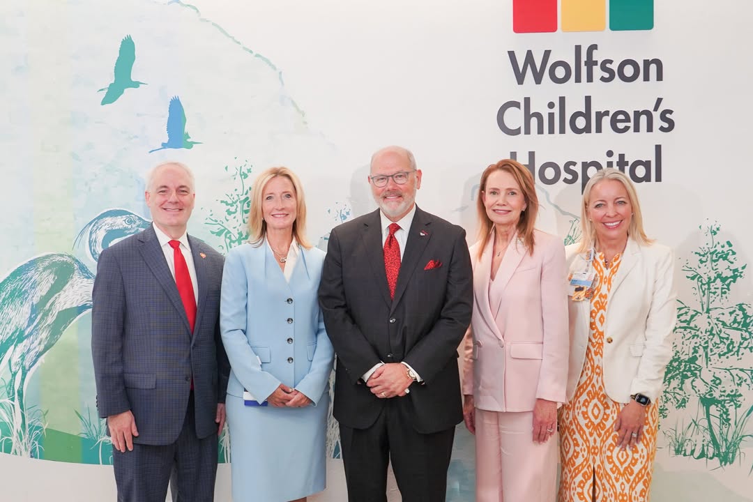WolfsonChildren's tweet image. Today at Wolfson Children’s Hospital, a bold step forward in the fight against childhood cancer. 💛
We were honored to welcome @GovRonDeSantis and First Lady @CaseyDeSantis, who announced $30 million in funding to elevate pediatric cancer treatment, innovation and research at…