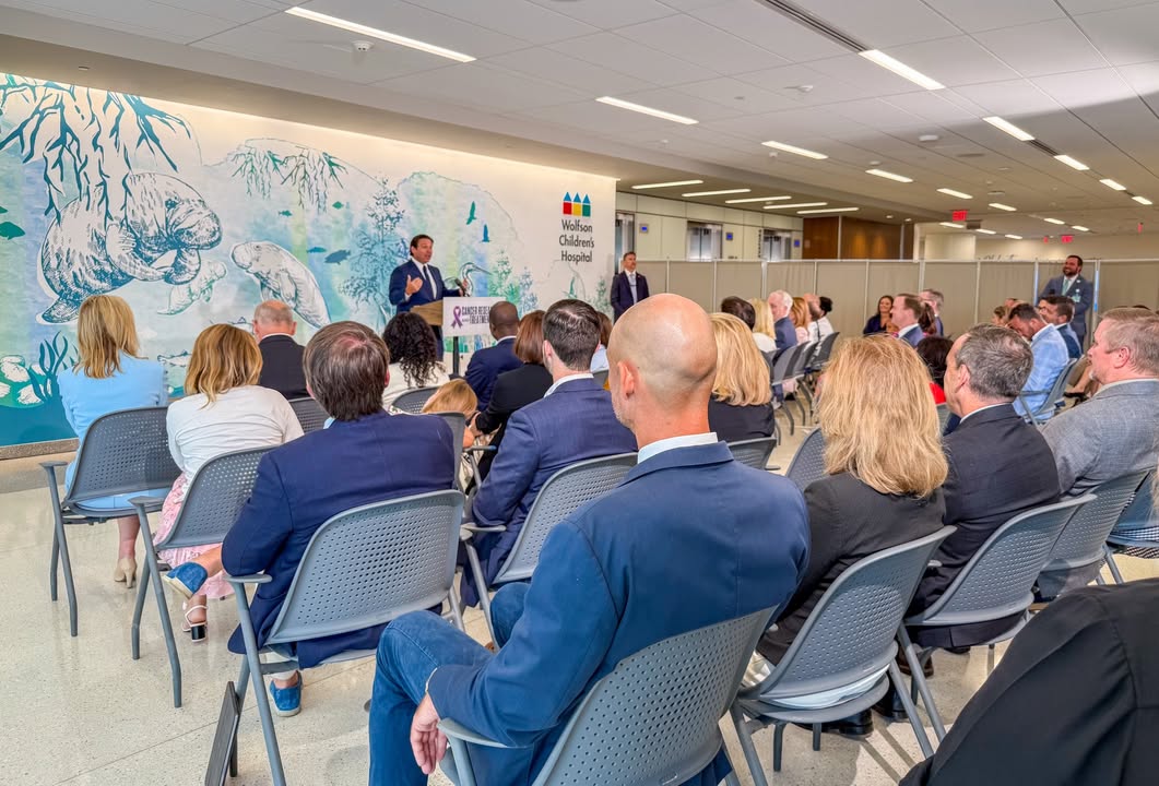 WolfsonChildren's tweet image. Today at Wolfson Children’s Hospital, a bold step forward in the fight against childhood cancer. 💛
We were honored to welcome @GovRonDeSantis and First Lady @CaseyDeSantis, who announced $30 million in funding to elevate pediatric cancer treatment, innovation and research at…