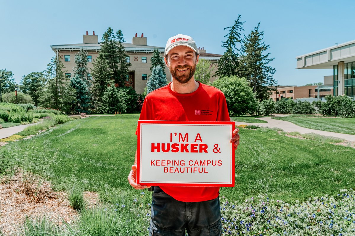 RodneyDBennett's tweet image. “I think it's really special in that the university campus feels like part of the city...It really feels like there aren’t borders between us & Lincoln.” I am grateful for the work Landscape Services does to keep our campuses beautiful. Read Ben's story: go.unl.edu/0yim