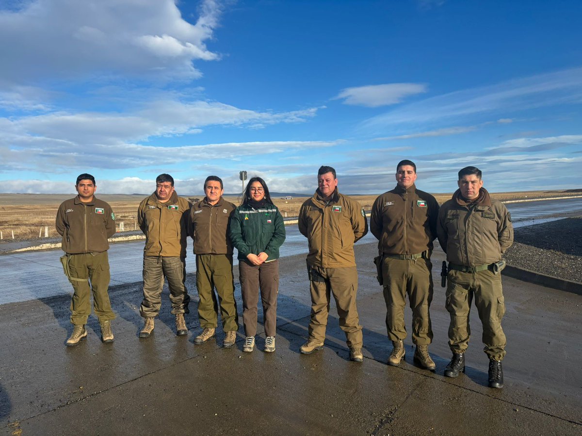 conaf_magalla's tweet image. En Tierra del Fuego, Carabineros del Paso Fronterizo San Sebastián y del retén en Pampa Guanaco, fueron capacitados por @conaf_magalla en temas como DS N° 276, quemas agrícolas, estadísticas locales y recomendaciones sobre uso del fuego @conaf_minagri