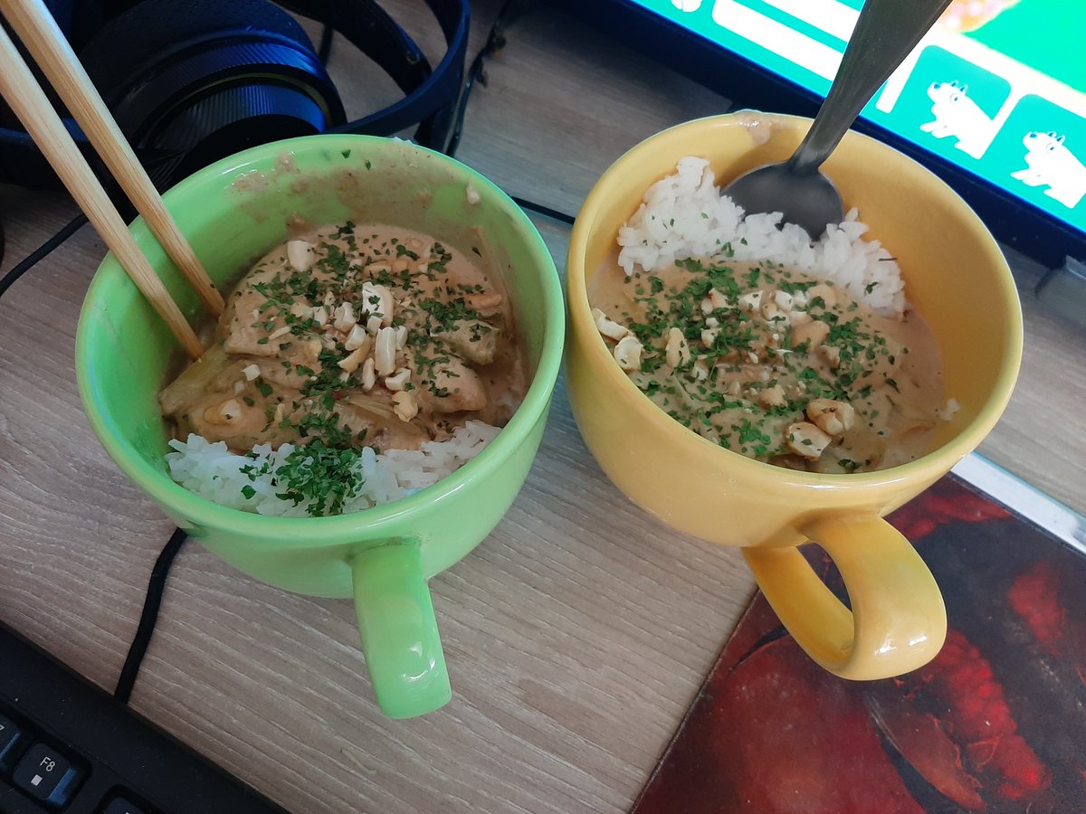 Burwida's tweet image. Le pti curry il est bien là