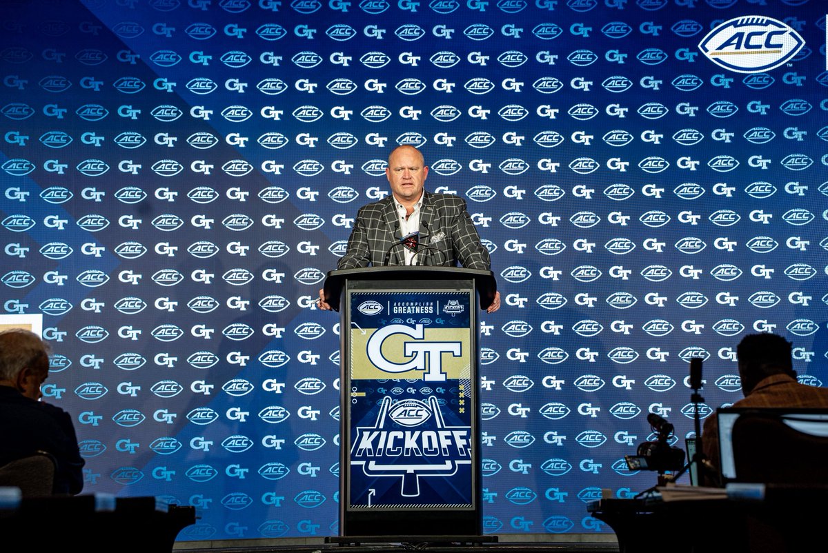 GeorgiaTechFB's tweet image. Center stage in Charlotte 📸

#StingEm 🐝