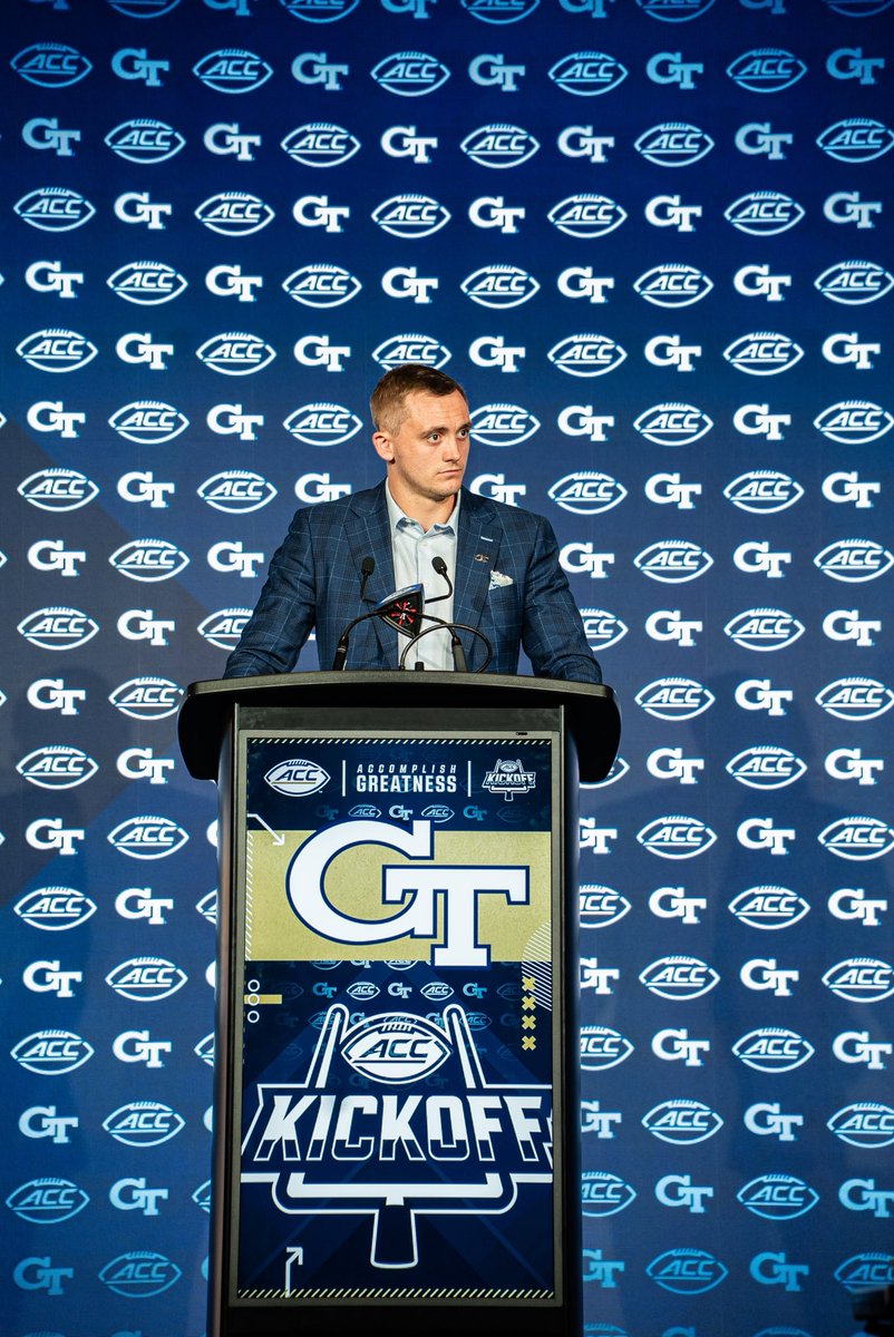 GeorgiaTechFB's tweet image. Center stage in Charlotte 📸

#StingEm 🐝