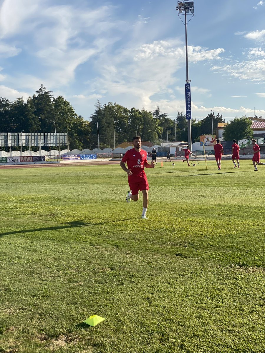 📈 Miércoles de doble sesión 

⚔️⚽️⚡️💪🏻

#JuntosVolveremos