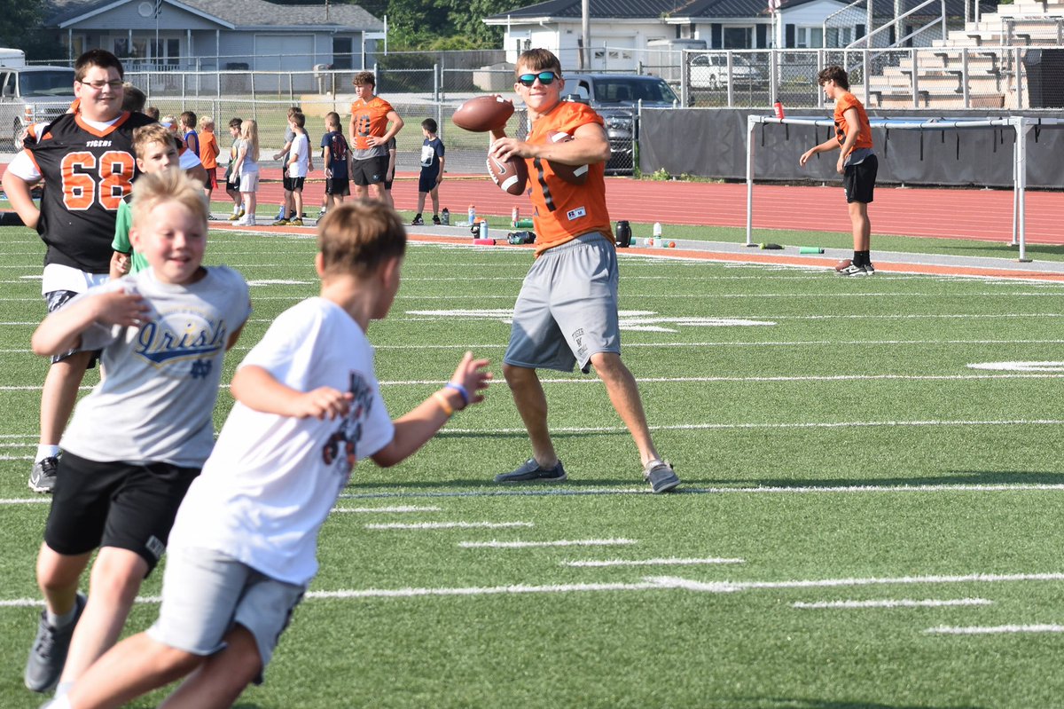 CoachCurtisWCHS's tweet image. Last week, our kids did an incredible job working our youth camps!
The energy & PATIENCE they brought to these camps was impressive. They made sure our nearly 250 campers had a fun week!