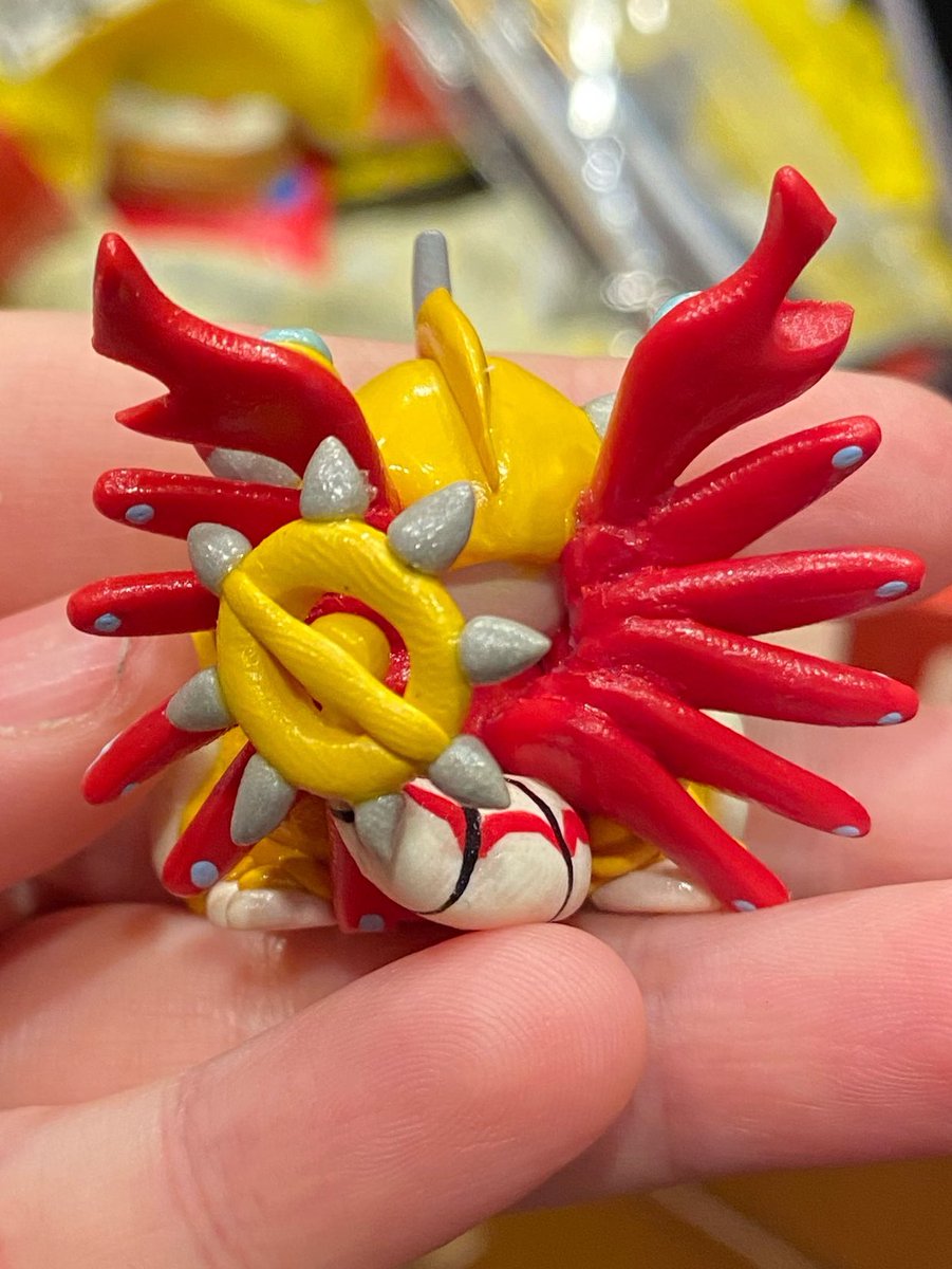 chaoticmeatloaf's tweet image. this is still one of the craziest digimon mini sculpts i’ve ever made!! i can’t believe i said yes lol
…
#shinegreymon #greymon