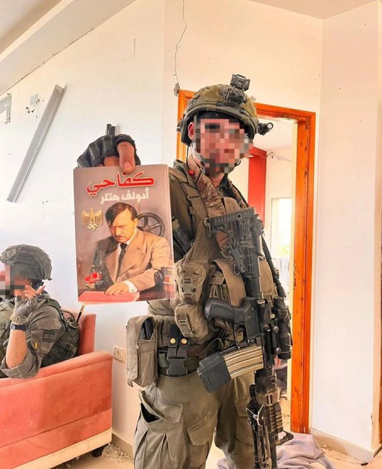 IsraelVive1948's tweet image. RT @VividProwess 🇪🇸¿Alguna vez te has preguntado por qué las Fuerzas de Defensa de Israel han descubierto tantas copias de “Mein Kampf” en las casas de civiles en Gaza?
¿Quizás comparten una ideología similar?
🇺🇸Have you ever wondered why the IDF has discovered so many copies…