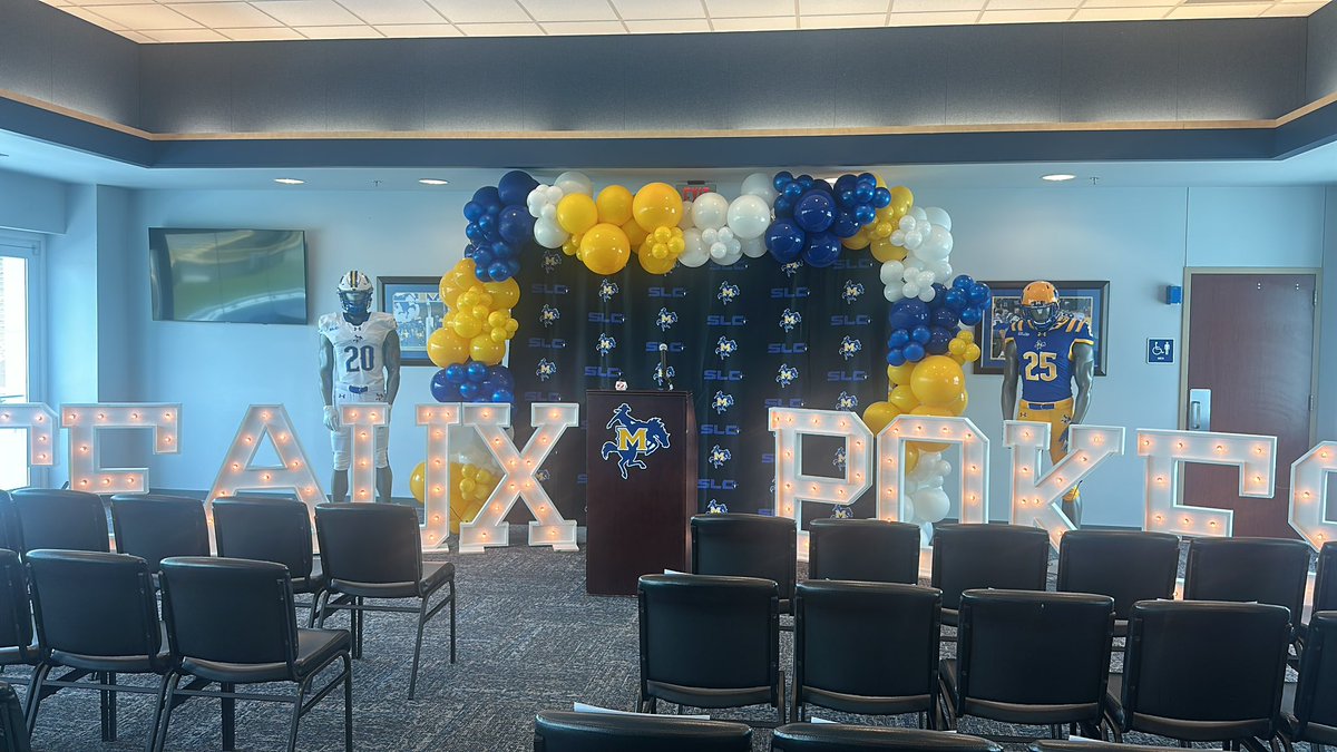 Ryan Blakely (@ryanblakelytv) on Twitter photo Here in the Jack Doland Fieldhouse for the <a href="/McNeeseFB/">McNeese Football</a> big announcement press conference!
Be sure to tune into KPLCTV.com for the live stream starting at 3pm
7Sports <a href="/DevonDistefano/">Devon Distefano</a> will have coverage of the big announcement throughout the day!
#GeauxPokes Here in the Jack Doland Fieldhouse for the <a href="/McNeeseFB/">McNeese Football</a> big announcement press conference!
Be sure to tune into KPLCTV.com for the live stream starting at 3pm
7Sports <a href="/DevonDistefano/">Devon Distefano</a> will have coverage of the big announcement throughout the day!
#GeauxPokes