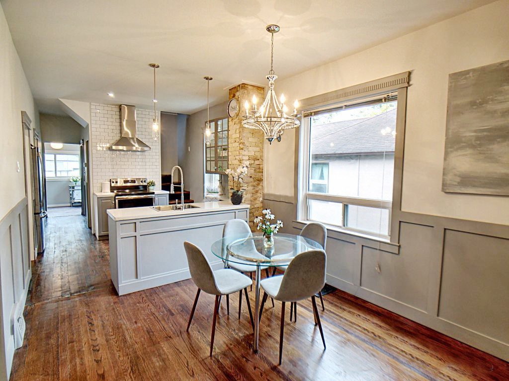 REMoneyNMoreJay's tweet photo. The Kitchen AFTER π#realestatelife #realestateinvestors #realestatejourney #homerenovations #reno #renovation #renovationproject #renovationseries #sweatequity #beforeafter #beforevsafter #beforeandafterrenovation #diyhomeprojects #diyhomerenovation #homeupdate #beforeandafter https://t.co/vPnhqb8IzG