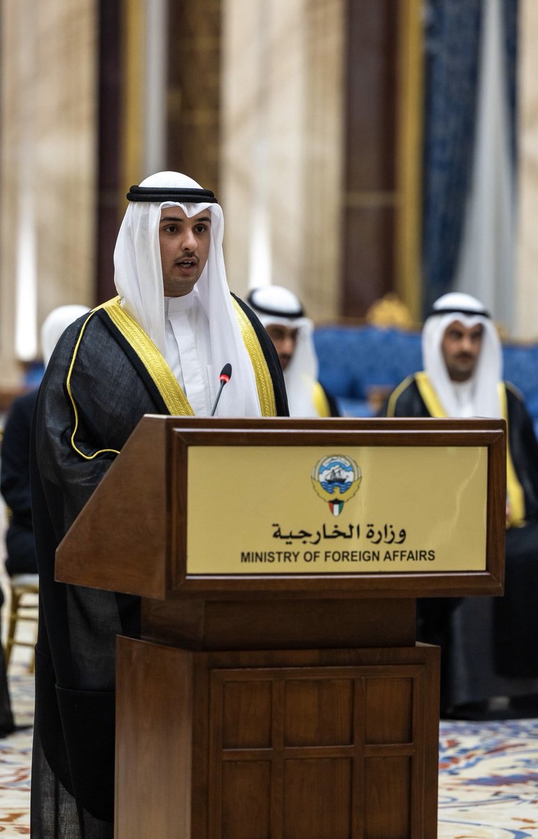 ANZH_MBASHERR's tweet photo. أدى اليوم بحمد الله ابن العم 
جراح مشعل راوي العنزي
قسم اليمين القانونية أمام وزير الخارجية 
للتعيين على درجة ملحق دبلوماسي في 
وزارة الخارجية
#الكويت 
#عنزه https://t.co/yNIOJeEcy5