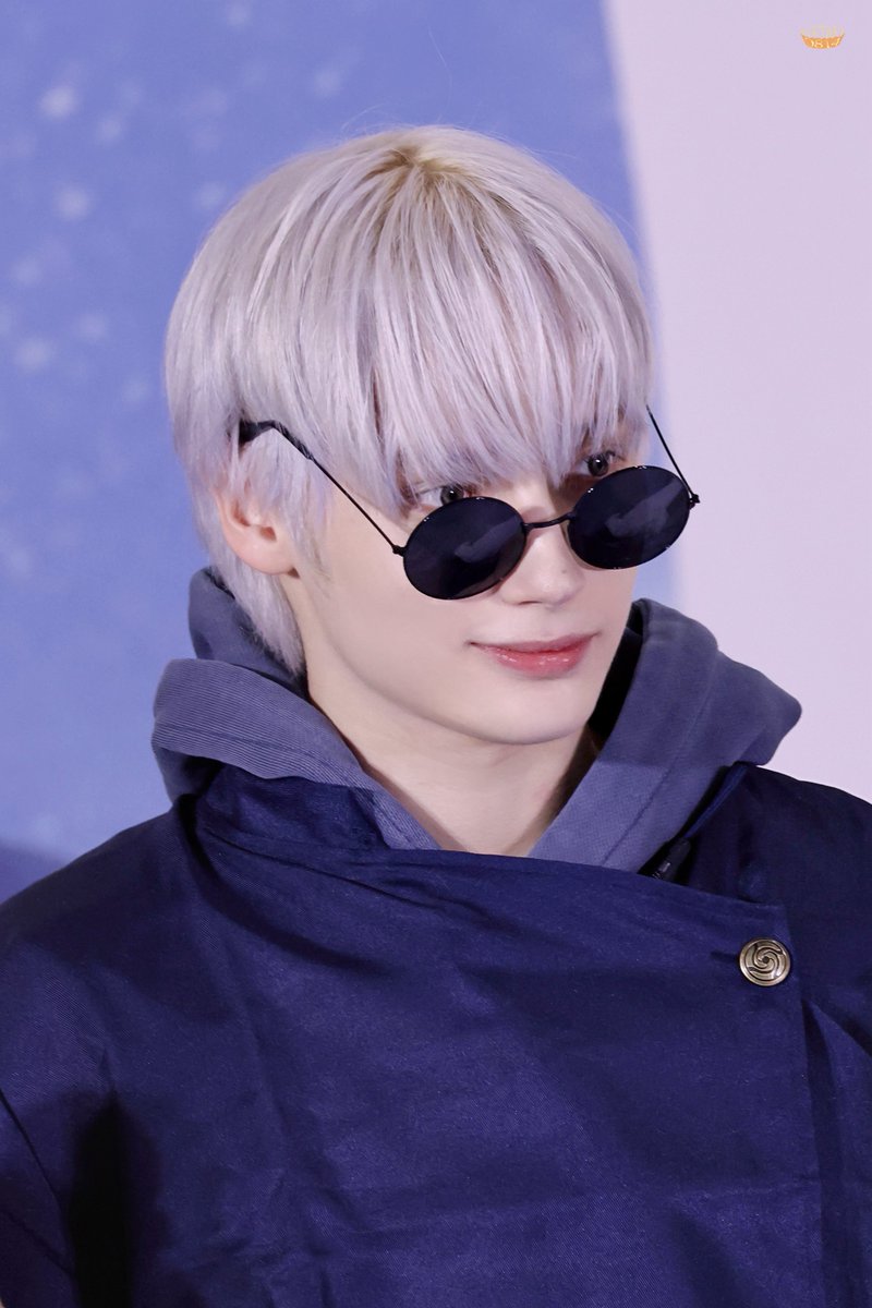 TXT's Huening Kai dresses up as Gojo