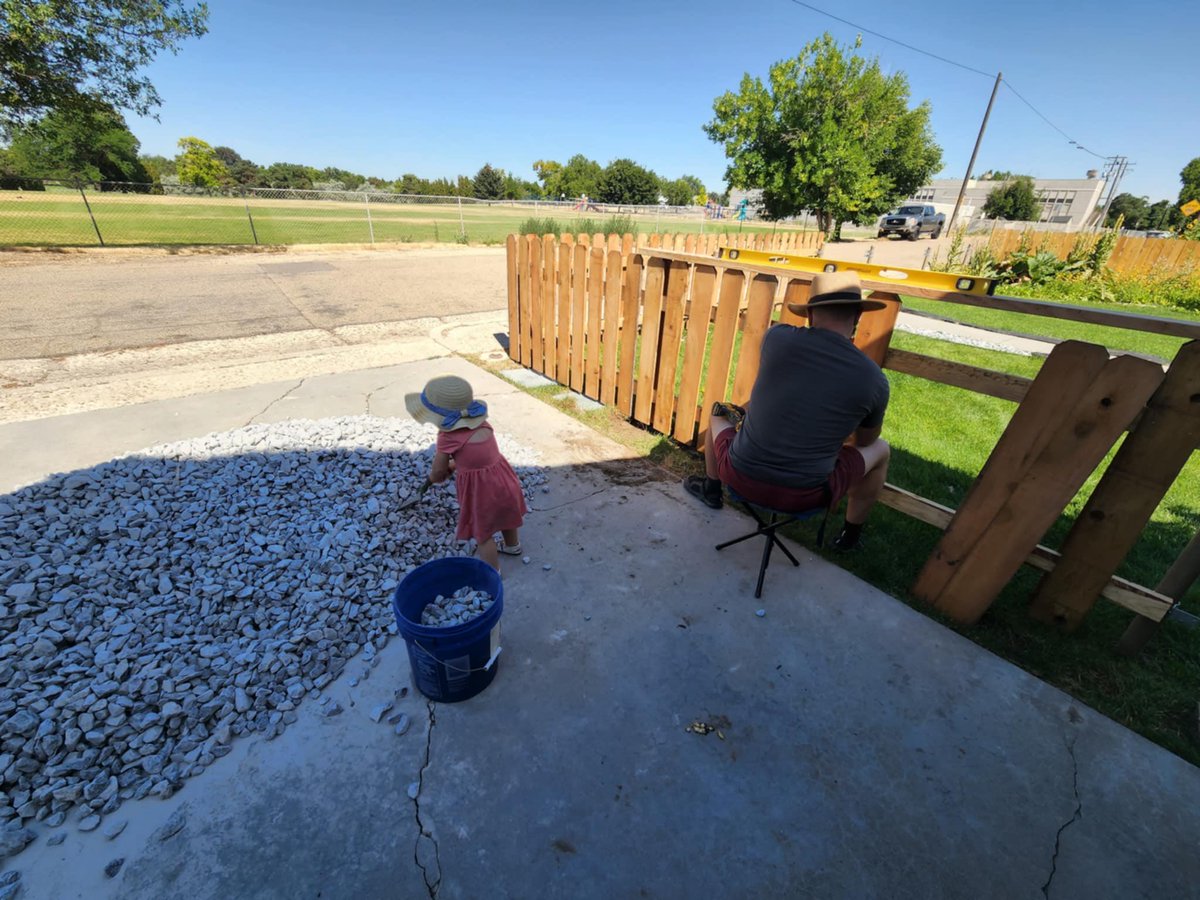 boisechampion's tweet image. You can just build a fence with your family on your property