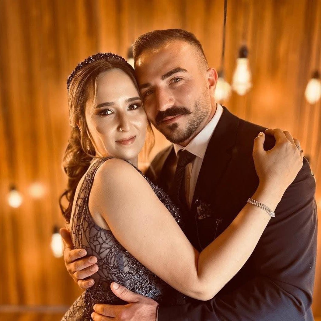 Eskişehir'de orman yangınıyla mücadele ederken alevlerin arasında kalıp hayatını kaybeden 10 işçiden birisi olan Tolunay Kocaman'ın, işe yeni başladığı ve 1 hafta önce evlendiği öğrenildi.
