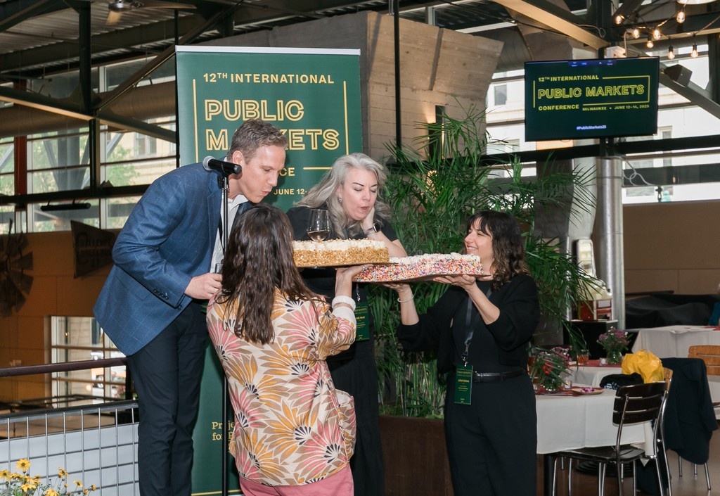 PPS_Placemaking's tweet image. Check out the conference report, photos, & highlight video for the 12th International Public Markets Conference! Thank you #PublicMarkets25 cohost @MKEPublicMarket for welcoming us to #Milwaukee, #Wisconsin ๐ publicmarkets.pps.org/12/report
