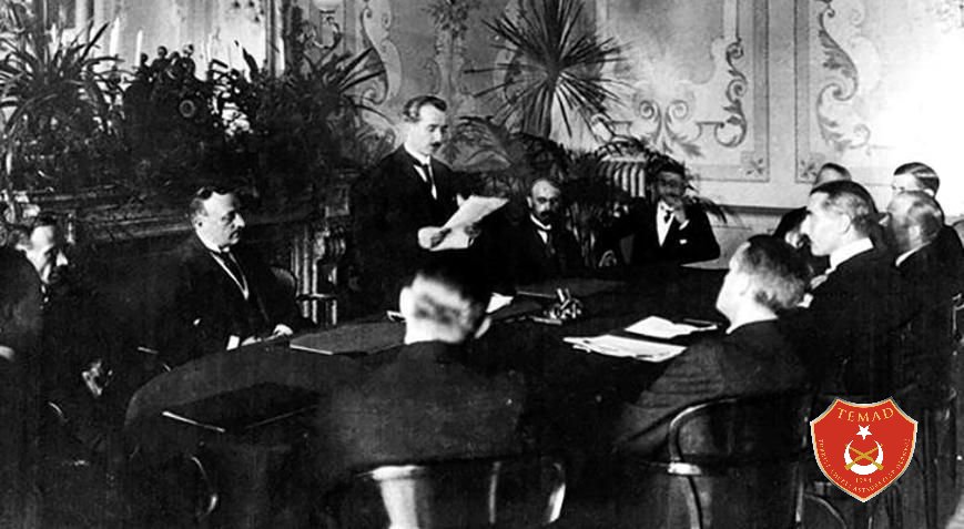 Ülkelerin kaderlerini değiştiren olayları yöneten büyük liderler, bir ülkenin geleceğini belirlemekle kalmaz aynı zamanda tüm Dünya’ya da örnek olurlar.

24 Temmuz 1923 tarihinde imzalanan ve bu yıl 102' nci  yılını kutladığımız Lozan Barış Antlaşması, yıkılmış bir