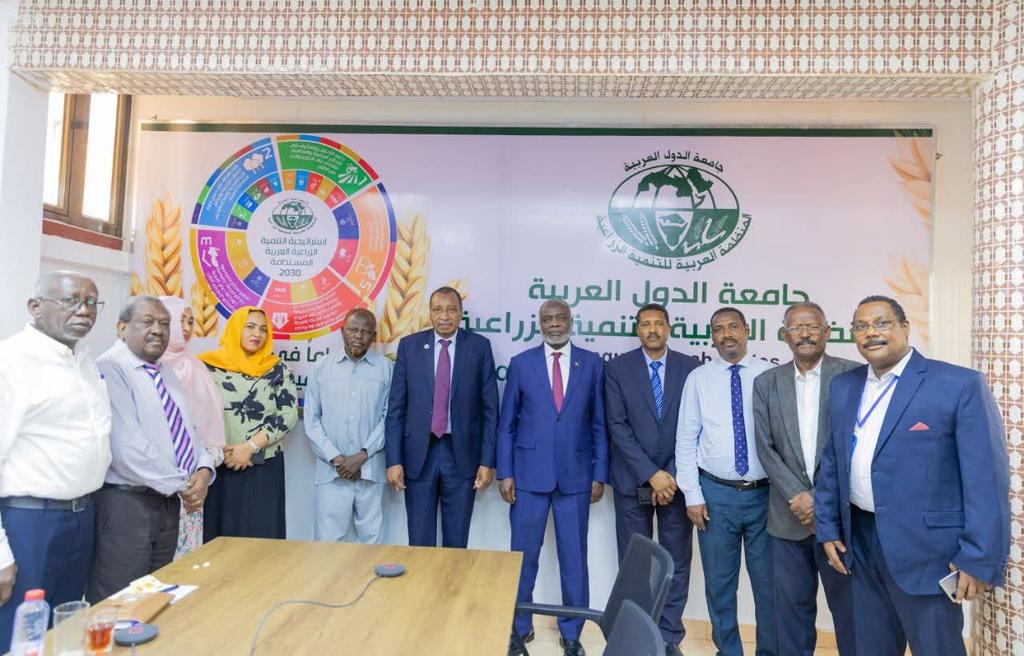 SudanFinance's tweet image. إهتمام حكومي بموارد المياه لزيادة الإنتاج الزراعي وتحقيق السلام المجتمعي والتنمية
أكد د. جبريل إبراهيم وزير المالية والتخطيط الاقتصادي إهتمام الحكومة بتوفير موارد للمياه لزيادة الإنتاجية في القطاع الزراعي بشقيه لتحقيق الأمن الغذائي والتنمية الريفية المتوازنة والسلام…