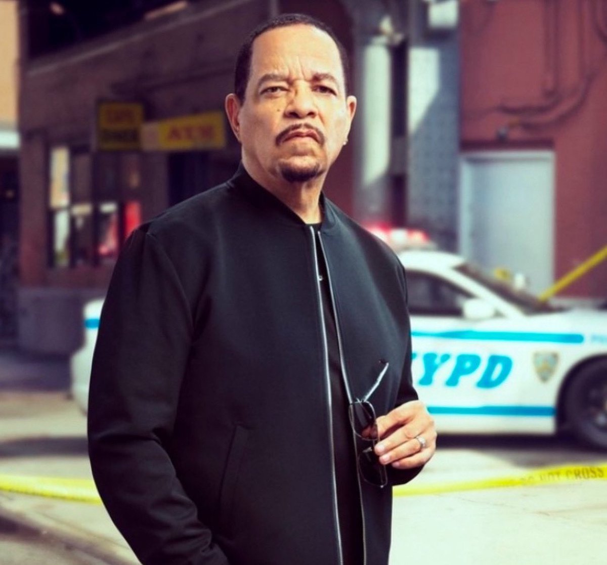 ICE T (@finallevel) on Twitter photo 💥SVU FANS💥 Season 27 of SVU starts filming today! We’re back! <a href="/WolfEnt/">Wolf Entertainment</a> #SVU27 💥SVU FANS💥 Season 27 of SVU starts filming today! We’re back! <a href="/WolfEnt/">Wolf Entertainment</a> #SVU27