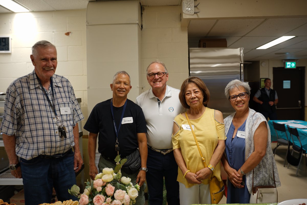 TeamKerzner's tweet image. This past weekend, I was joined by @PasternakTO at the First Filipino-Canadian Seventh-day Adventist Church. We saw the power of neighbours helping neighbours. Giving back wasn’t just a gesture, it was a mission.  

Through the Community Fridge &amp;amp; Pantry, families received not…