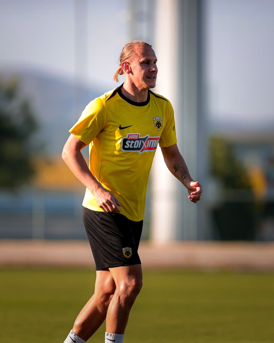 AEK_FC_OFFICIAL's tweet image. Day-before-match training ✔️

#aekfc #aekfcseason2025_2026 #UECL