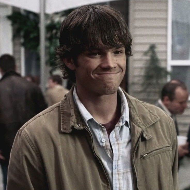 formnvoidd's tweet image. his little awkward smile is so cute i'm gonna cry