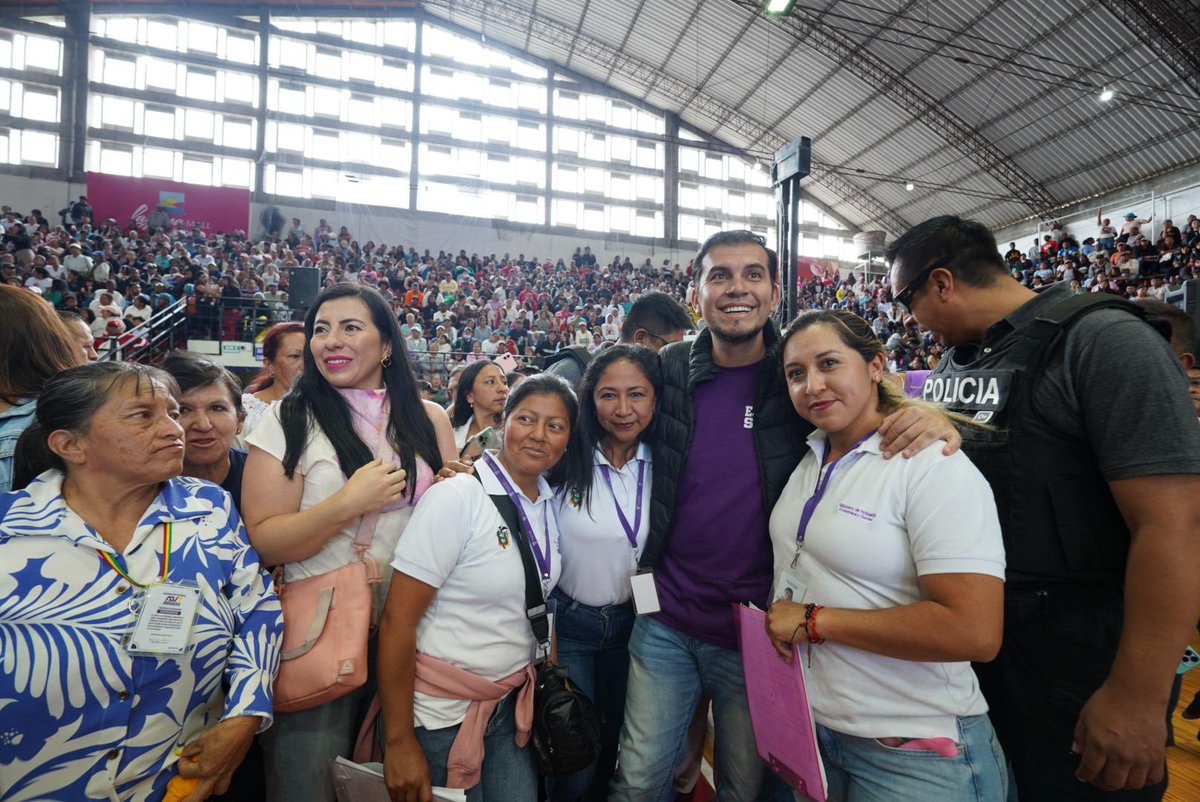 Inclusión Ecuador 🇪🇨 (@inclusionec) on Twitter photo 👥 Cerca de 7.000 personas participaron en la Mesa Territorial de Desarrollo y Transformación Social en #Ibarra.
🗣️ Las voces de Imbabura marcaron el rumbo en temas clave como educación 📚, salud 🏥 y acceso a servicios.
📍 Con la presencia del ministro <a href="/haburbano/">Harold Burbano</a>, este espacio 👥 Cerca de 7.000 personas participaron en la Mesa Territorial de Desarrollo y Transformación Social en #Ibarra.
🗣️ Las voces de Imbabura marcaron el rumbo en temas clave como educación 📚, salud 🏥 y acceso a servicios.
📍 Con la presencia del ministro <a href="/haburbano/">Harold Burbano</a>, este espacio