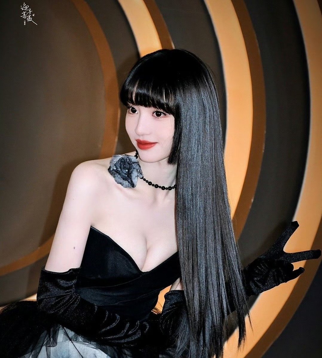 mingxiyylove's tweet photo. 田曦薇母猪奶子和张天爱母猪奶子真的 好玩  头埋进去真的会窒息 捏奶头 吸乳汁 最后射沟缝里 https://t.co/F3SyYD5x12