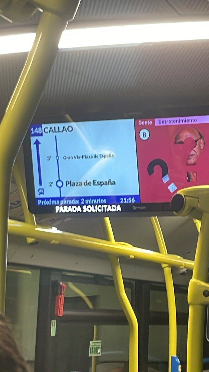 apijotao's tweet image. acabo de solicitar la parada del bus por primera vez en la vida. cada día es una caja de sorpresas no me voy a suicidar nunca